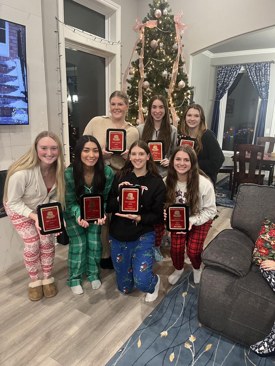 MacCollegeVB's tweet photo. Our award winners :) 
Kenzie Cooper and Avery Folsom: 
The MAC 8 award 

Cynarah Rodriquez and Logan Hamilton: 
Offensive player of the year award 

Moriah Delgado and Zoe Jerke: defensive player of the year award 

Enya Fierens and Makynna Hinkle: 
most improved award https://t.co/R87THZDwA4