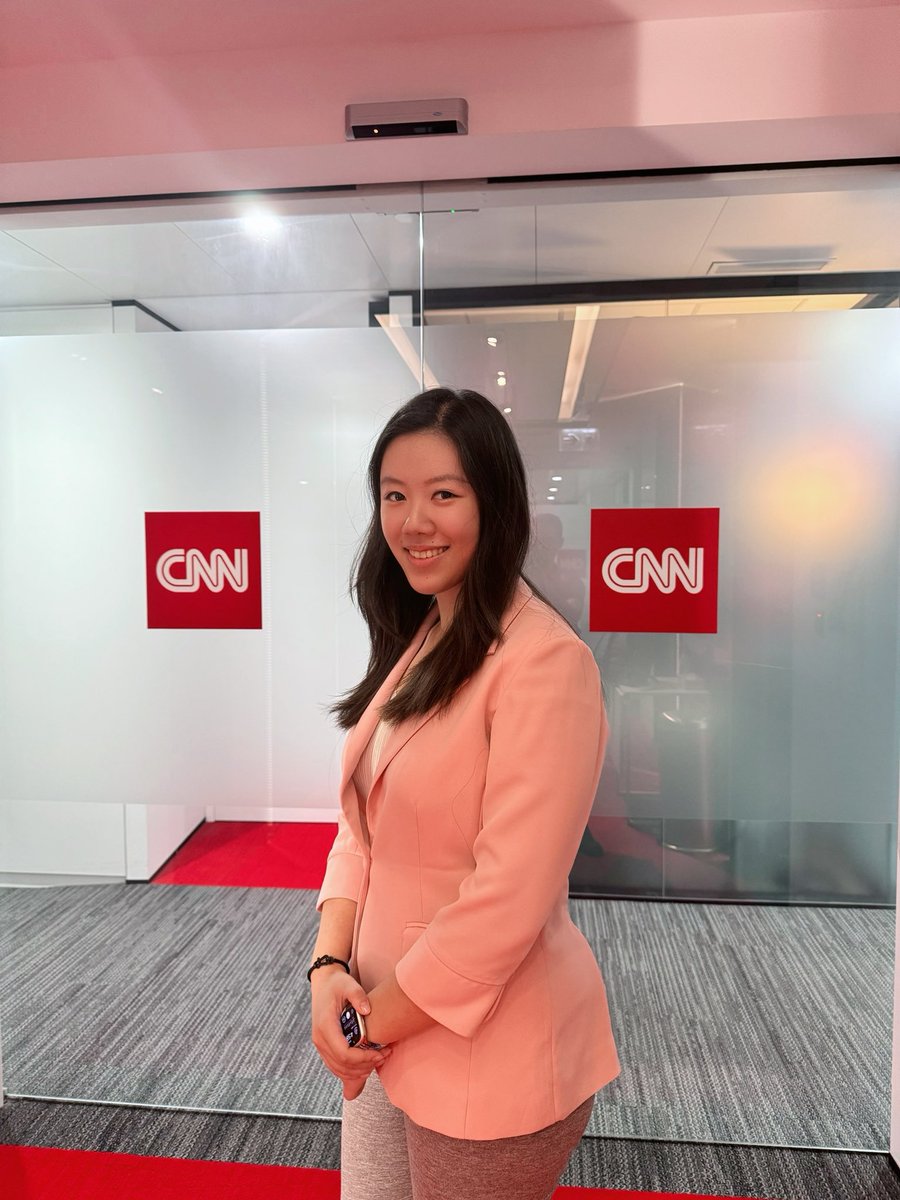 RonnieReports's tweet photo. First day on the job at @CNN ! Massive thanks to Mylene and Mihir for such a great training session. https://t.co/Skj2hPydwI