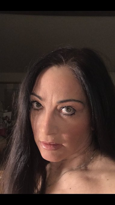 Hi guys just to say for reason my https://t.co/7xgkJDoSKi has gone weird for some reason but you can