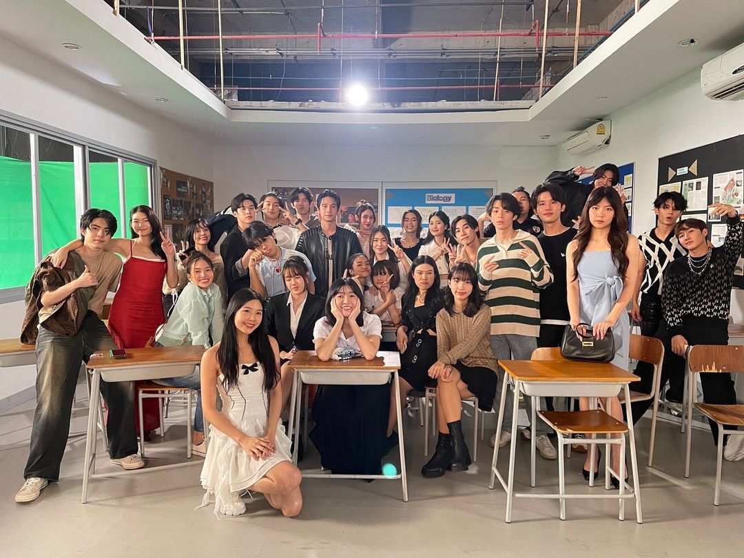_TipsyGnome_'s tweet photo. 601 Reunion
#prompayy #MSIWAT #JennisOprasert #miusic #tapeworrachai #nattyntm #bigprcs #ttbluekid #petchdaimond #mahidol_pj #yangpetchtechin #yyemyena #mintuiw #pployphann #chaleedaxgilbert #iamsadanan #marchwasow #brightthanapon #winnertanatat #peakpeemapol
#Homeroom29ตัวประกัน https://t.co/A64RfSalQU