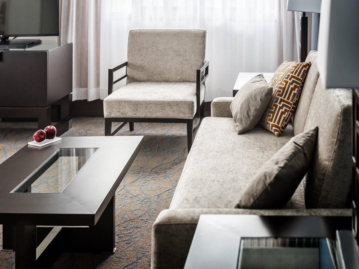 Our contemporary Bachelor Suites, One-Bedroom Suites, Deluxe Rooms and Executive #Suites have been redesigned to feel like private apartments with full #kitchens and private #balconies. Contact us to reserve your stay.

💻: ottawaembassy.com
📞: 613-237-2111