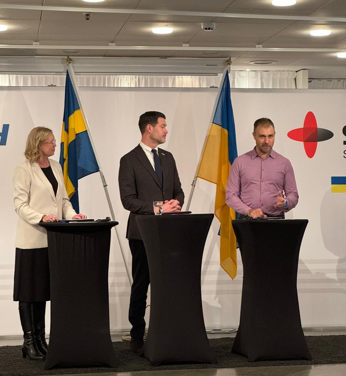 Sigma Software Group and Combitech Sverige Join Forces for Unprecedented Collaboration 🤝

On November 28, 2023, a long-term cooperation agreement was officially signed in Stockholm between Jessica Öberg, CEO of Combitech, and Valery Krasovsky, CEO of Sigma Software Group. Johan