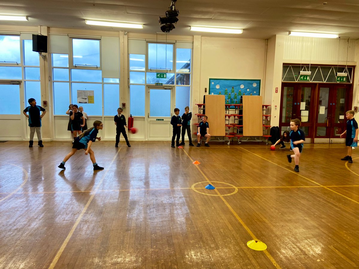 A bleep test and then some exciting games of Dodgeball for Y5JJ this afternoon in the hall. The children will sleep well tonight!! 🏃🏼‍♀️🏃🏻‍♂️ #TeamBraniel💙