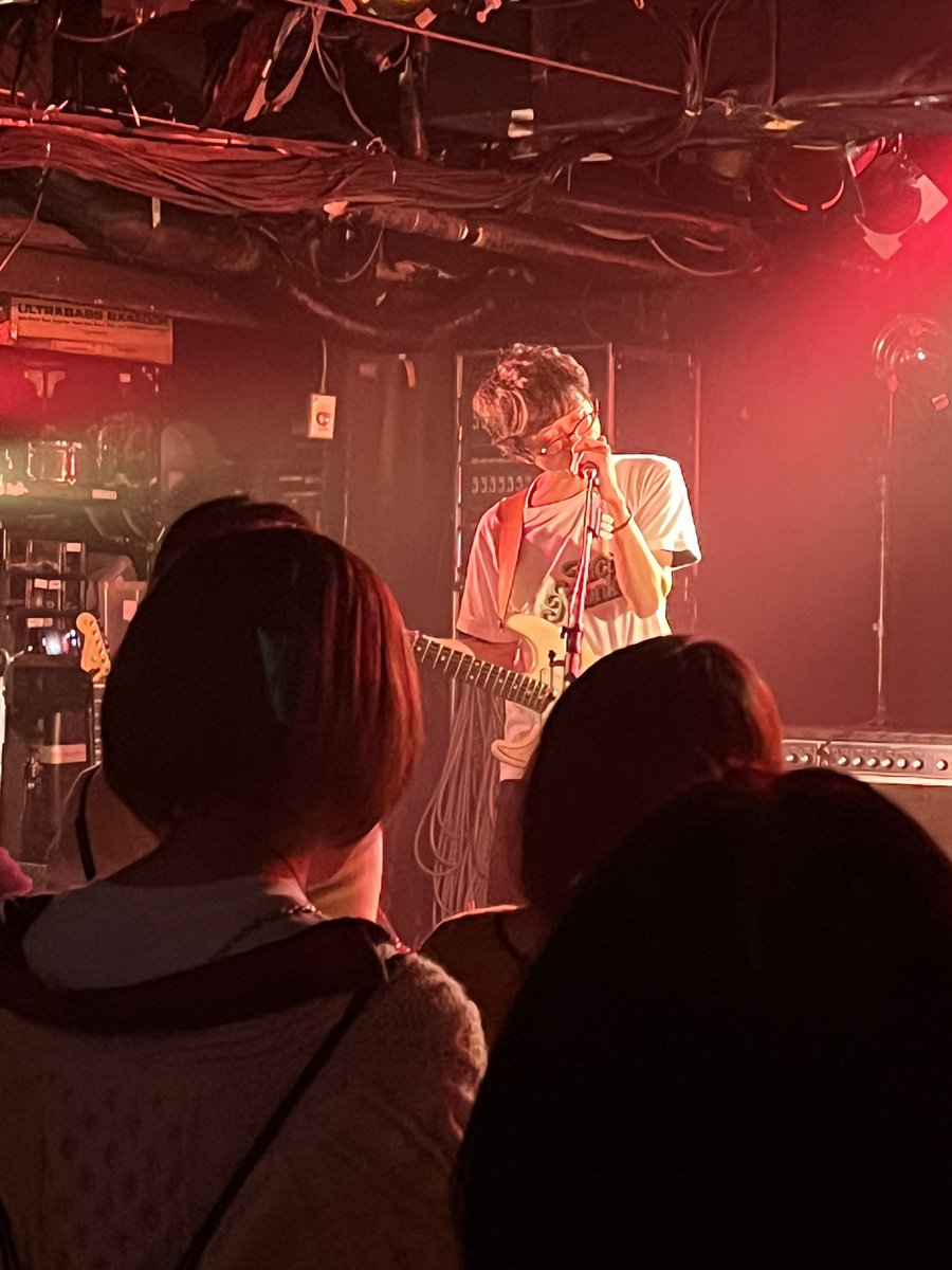 DrumskoYukio's tweet photo. 京都MOJOに
THE LITTLE BLACKを観に行ってきた😊

圧巻のステージ‼️
リズム隊 エゲツな過ぎて言葉も出てこんかったww

歌も打楽器なみの破壊力やったし🎶

ライブ観に行って
こんなにもワクワクしたのは久々やった🙌

とにかく 
気持ち良かった〜〜🎶ありがとう😊

 #THELITTLEBLACK https://t.co/de1KXZQkEm