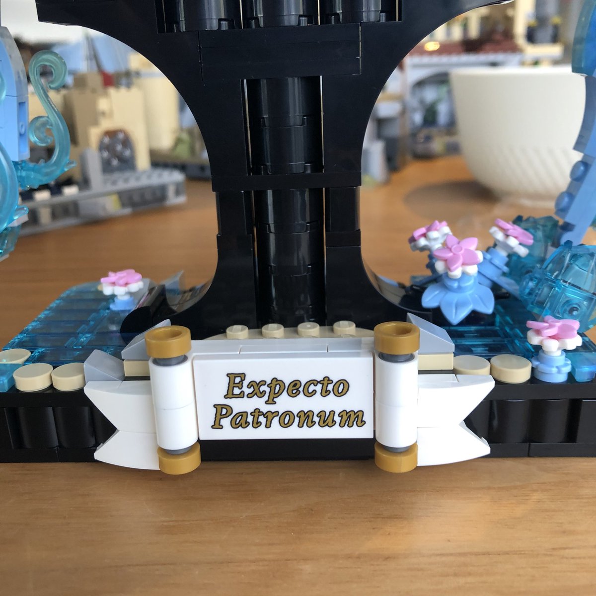 Rixt058's tweet photo. Lego Harry Potter patronus

#lego #HarryPotter #legoharrypotter #harrypotterlego #patronus #expectopatronum #Remuslupin https://t.co/Aig58GKSoi