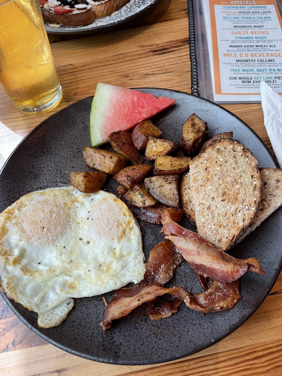 Brianflhx's tweet photo. Breakfast at Moondog Cafe
#breakfast #moondog #keywest #keywesttime https://t.co/AJIVatHX5f