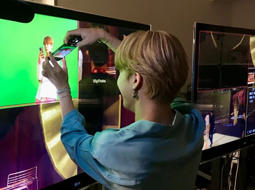 [INSTAGRAM]

Happy birthday 😢
#JinieHappyBirthday