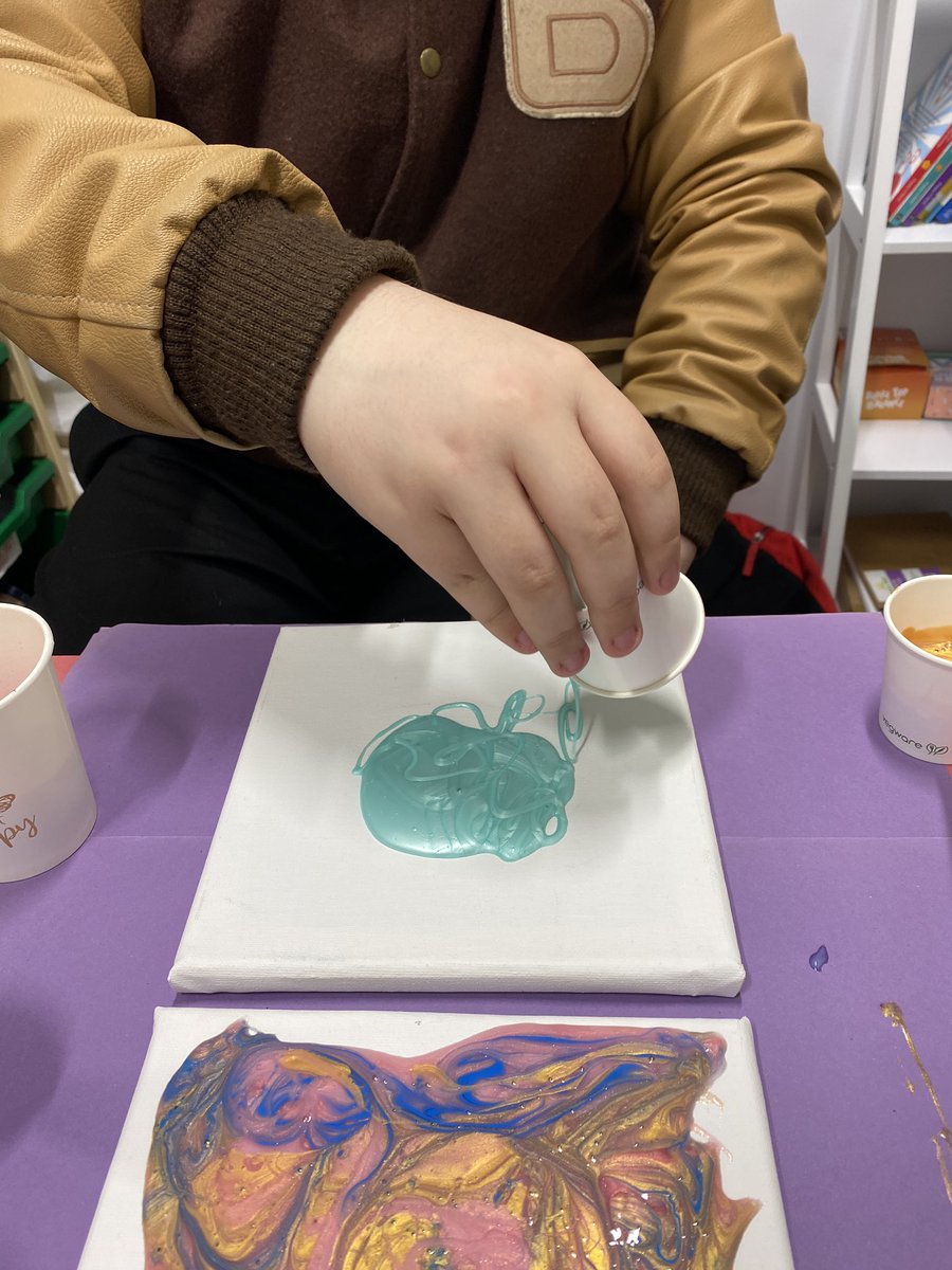 BuildingCchs's tweet photo. Creating acrylic pours with a student today. This young students is very creative and producing this kind of art helps his confidence and self esteem #buildingselfesteem #mentalhealthmatters #artastherapy https://t.co/3erk1YibUI