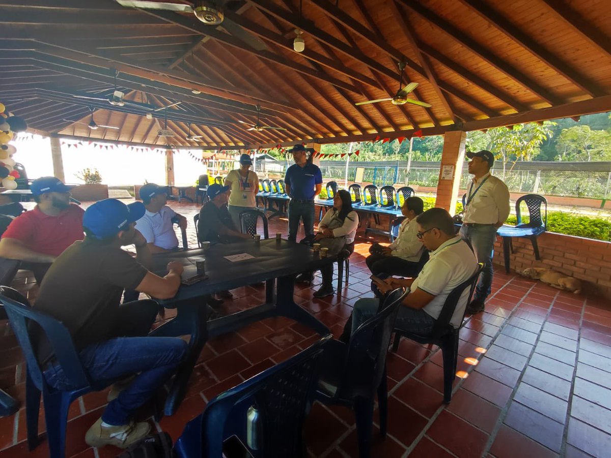 Arranca el 1er Encuentro de Proyectos de Cadenas de Valor de <a href="/colombiamascom1/">Colombia Más Competitiva</a> de la <a href="/SuizaColombia/">Embajada de Suiza en Colombia</a> #cafe #cacao #ingredientesnaturales y #turismo #CadenasMasConectadas Pendientes de más información!