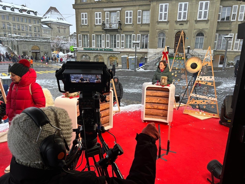 🌟💟🎉Nous étions à Fribourg pour la Saint-Nicolas!
Pour la première fois, vous avez pu suivre le traditionnel cortège et le discours de la Saint-Nicolas en direct sur nos antennes. L'occasion de partager ensemble un moment de célébration et de convivialité.
#RTSAvecVous #RTS