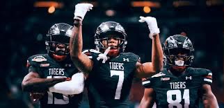 Austin Edmonds (@austinedmonds19) on Twitter photo After a great conversation with <a href="/Coach_Hammock/">TyQuan Hammock</a> I’m blessed to say I’ve received an offer to Jackson State University! Go Tigers 🐅 After a great conversation with <a href="/Coach_Hammock/">TyQuan Hammock</a> I’m blessed to say I’ve received an offer to Jackson State University! Go Tigers 🐅