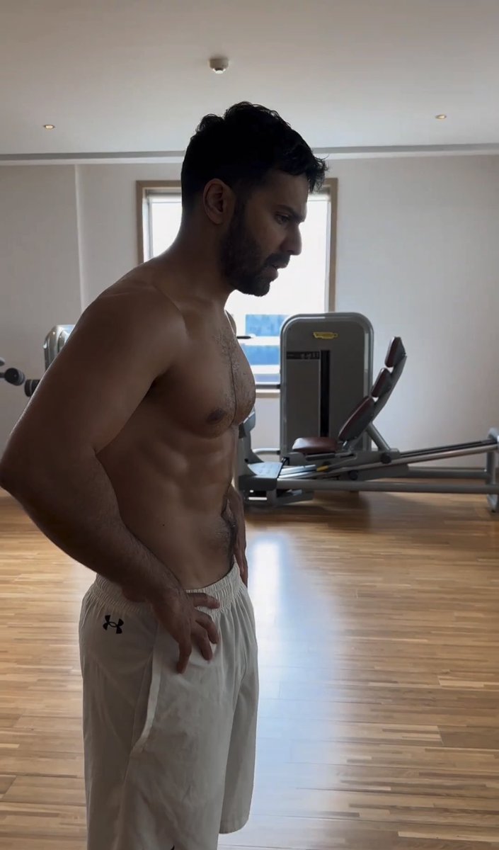 Varun dhawan hairy dad body🔥. Those muscles,hair trail on abs and down there 🤤🤤

#varundhawan #hotvarundhawan      #varundhavanbluge #armpits #sexy #shirlessactor #bluge #armpits #nipples #abs #shirtlessvarundhawan 
#actorsbluge #hotactor #indianhotactor #hotnessvarun