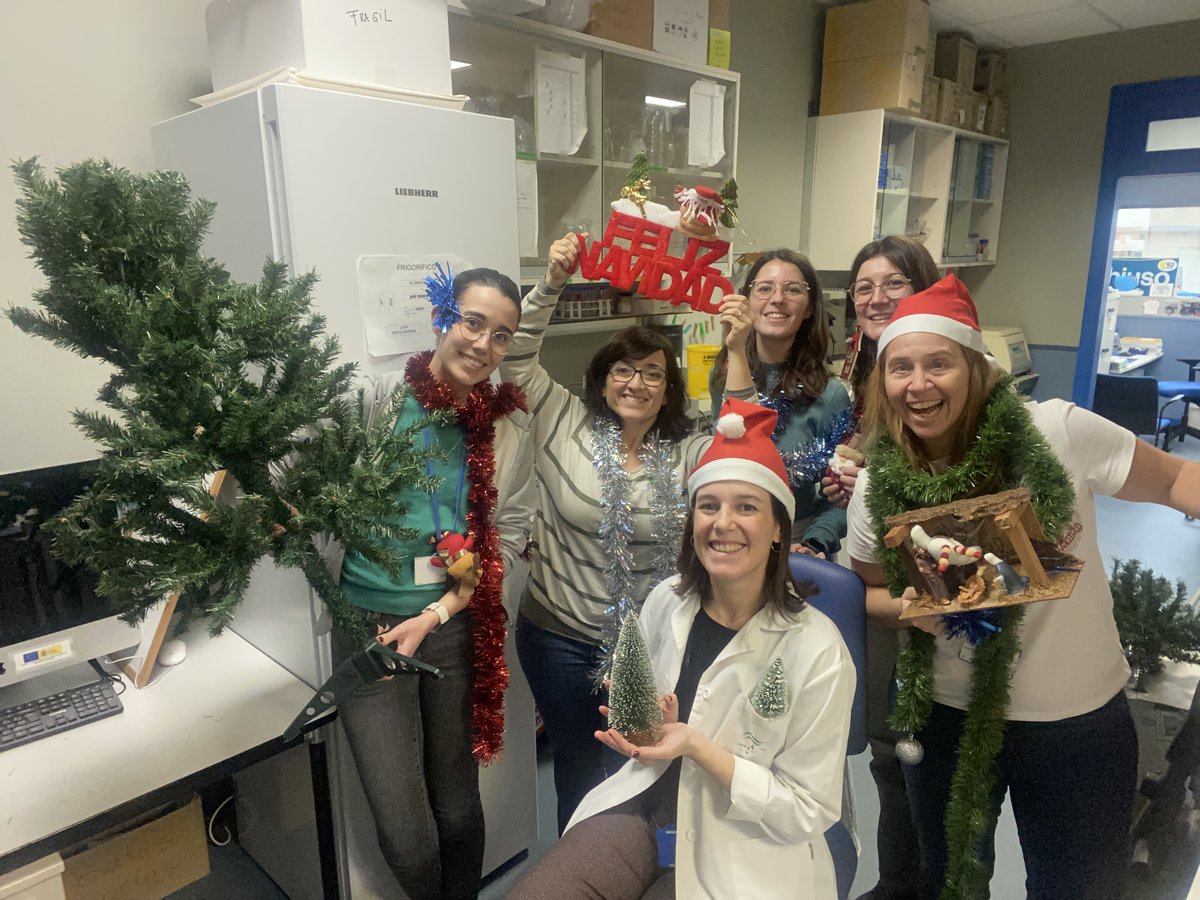 De la Cruz Lab tweet media