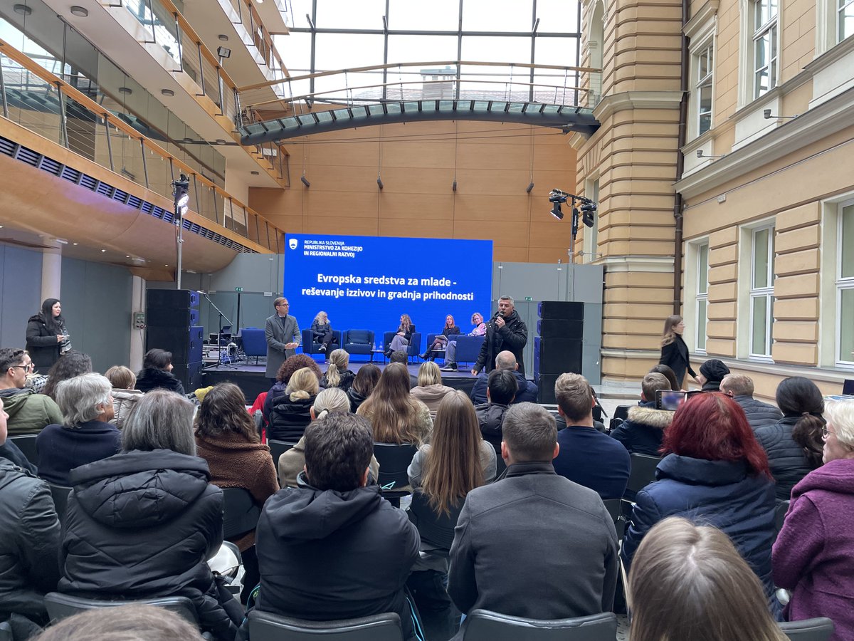 V organizaciji <a href="/mkrrSI/">Ministrstvo za kohezijo in regionalni razvoj</a>  je v Ljubljani potekal dogodek, namenjen razpravi o možnostih in priložnostih, ki jih nudi evropska kohezijska politika pri reševanju izzivov in potreb mladih. <a href="/mladinskisvet/">MSS - Mladinski svet Slovenije</a> <a href="/CNVOS/">CNVOS</a> #uradzamladino #zavodzazaposlovanje
gov.si/novice/2023-12…