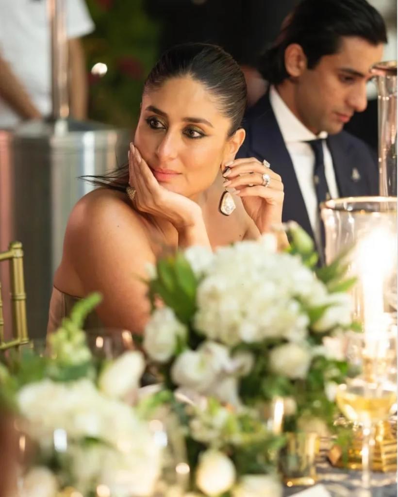 Royalty never looked better, courtesy - #KareenaKapoorKhan. ⭐️