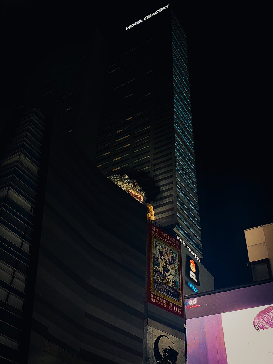 ScapTheo's tweet photo. Tokyo vibes 🥷🏼 https://t.co/24kIU9BWly