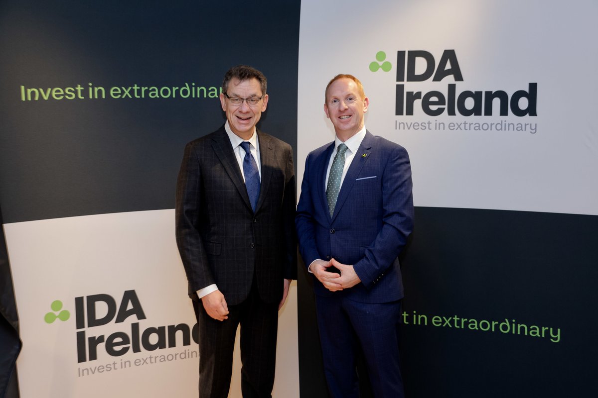 This year's IDA Ireland Special Recognition Award was given to @Pfizer, with global Chairman &amp; CEO <a href="/AlbertBourla/">Albert Bourla</a> receiving an award from our CEO Michael Lohan and Taoiseach <a href="/LeoVaradkar/">Leo Varadkar</a>, to mark the company’s longstanding presence in Ireland and its commitment to continued