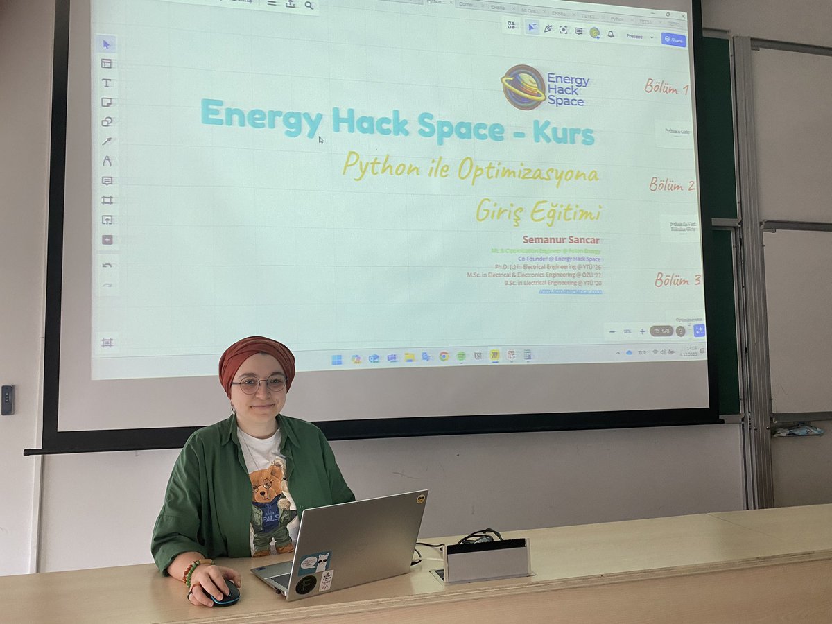 iliskimuhendsnz's tweet photo. YTÜ ELM “Güç Sistemleri Optimizasyonu” dersinde 2 hafta süren Python kursunun demo eğitimlerini tamamladık 👌🏻 https://t.co/S9RcUwVHua
