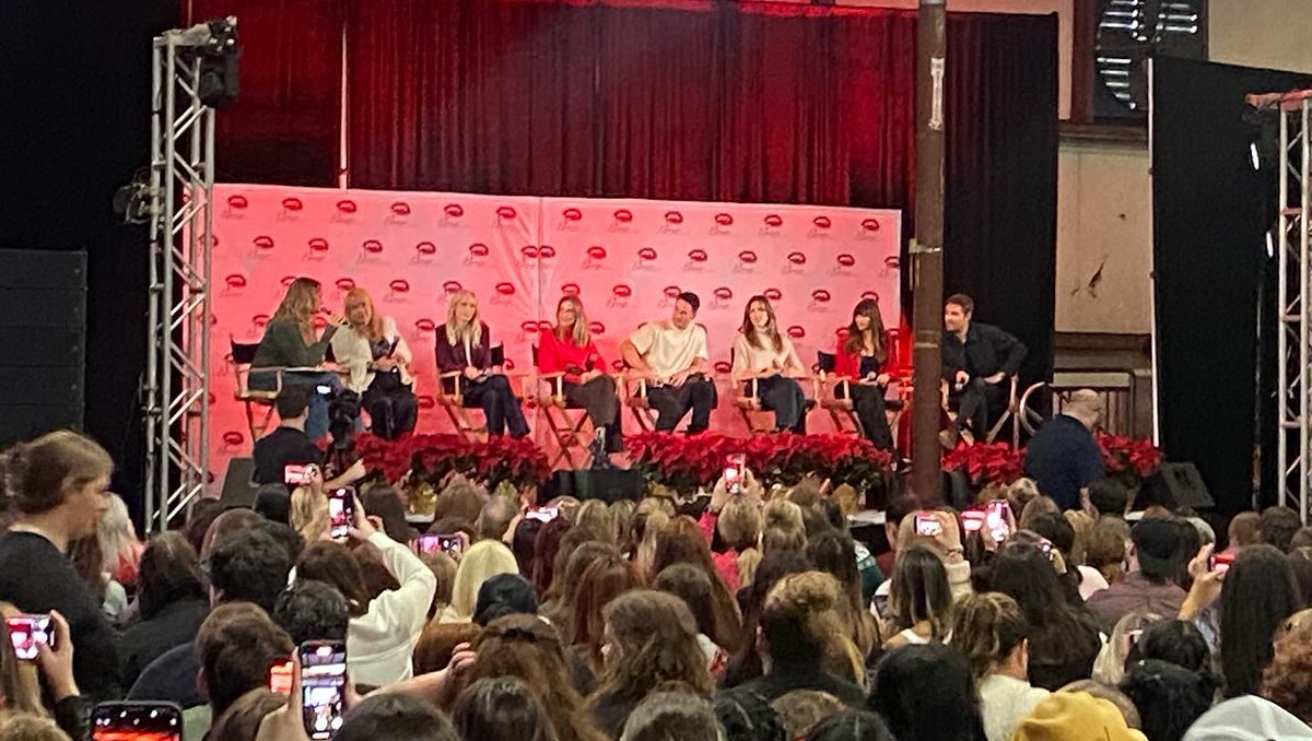 ckingdaily's tweet image. December 3, 2023 | #CandiceKing, @ninadobrev, @paulwesley, michael trevino, @real_kaylaewell and sara canning panel at I Was Feeling Festive #IWFF convention day 3. (© kristamags, paula.weh, kylee_llyynn, lcpt2020)