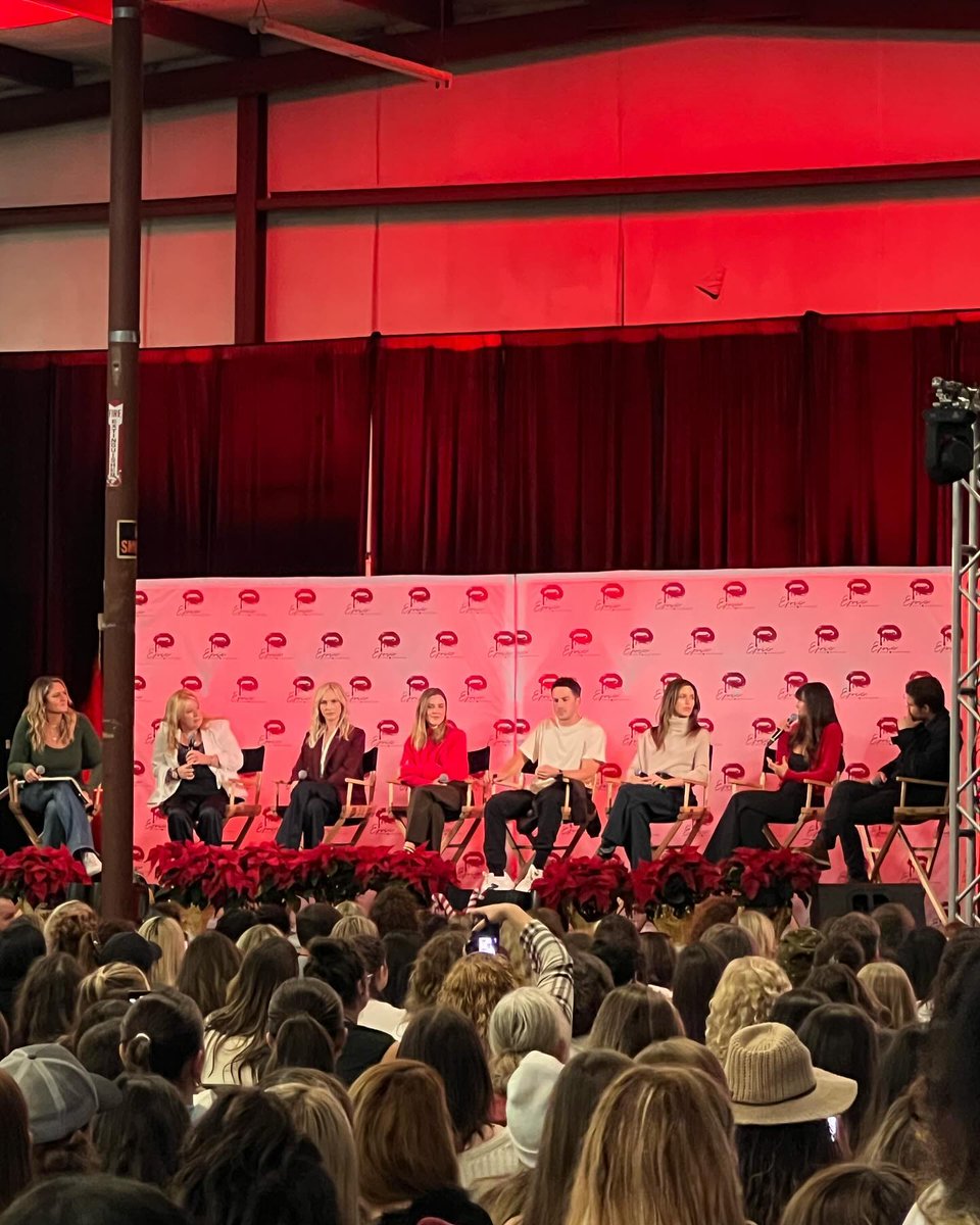 ckingdaily's tweet image. December 3, 2023 | #CandiceKing, @ninadobrev, @paulwesley, michael trevino, @real_kaylaewell and sara canning panel at I Was Feeling Festive #IWFF convention day 3. (© kristamags, paula.weh, kylee_llyynn, lcpt2020)