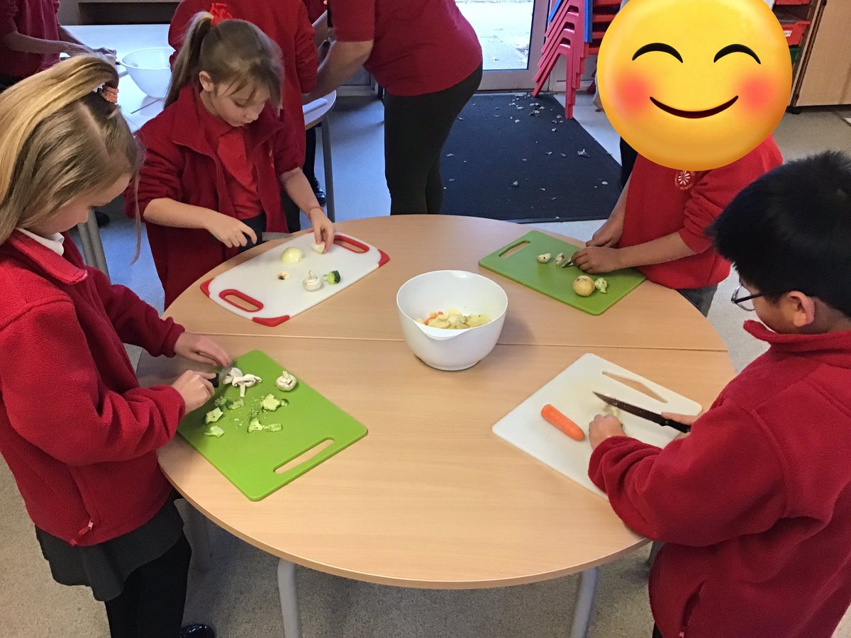 4YorkeMead's tweet photo. Year 4 Maple learnt how to cut and peel different vegetables last Thursday. This was our first step towards making vegetable samosas this week. #yorkewellbeing #yorkeD&T @yorkemead #cookingatschool https://t.co/x6JQ529nhA