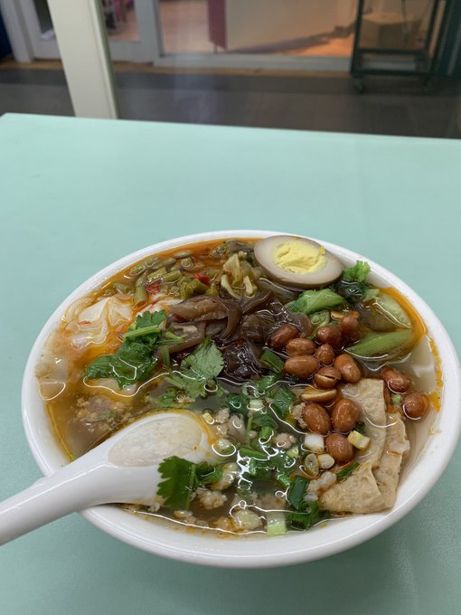 超好吃酸辣粉 https://t.co/qWW3boqDFZ