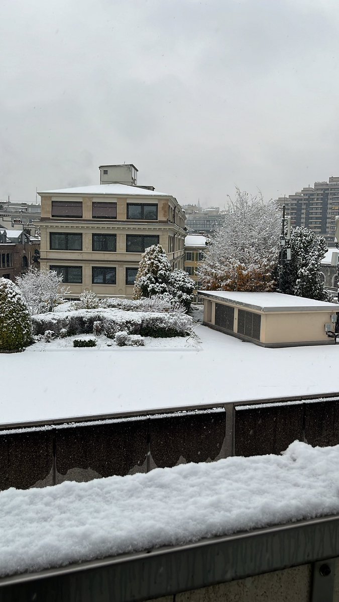 Moe_G_'s tweet photo. Even whiter! https://t.co/T8xsgt4Vgb