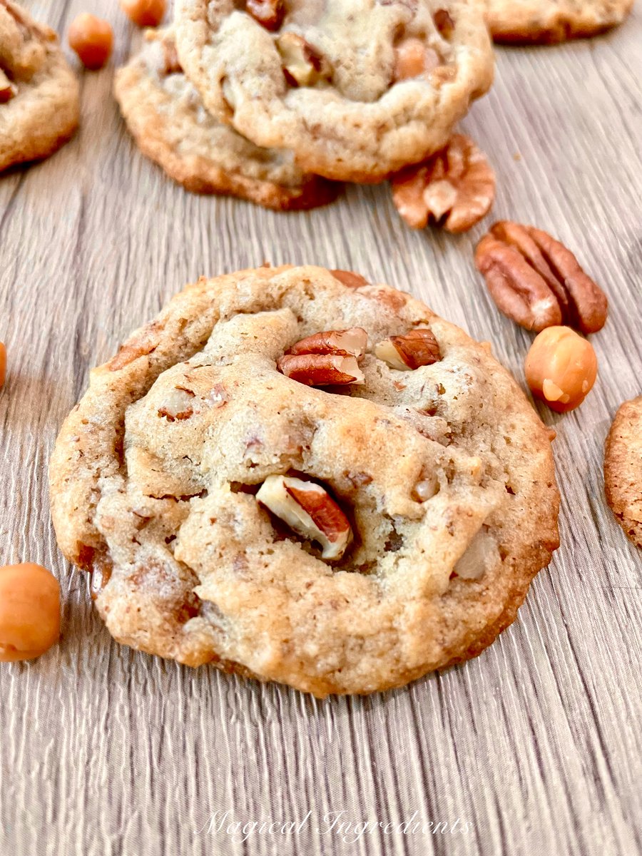 These soft, chewy, #eggelss #pecan caramel #cookies are the best #bake for the season. These are great for #cookietrays #cookieexchange and #ediblegifts. #holidaybaking #cookie #egglessbaking #christmascookieweek magical-ingredients.com/2023/12/pecan-…