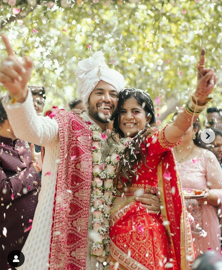 I must be living under a rock because I had no idea my pramruta babies got married last month! 😭😭😭💗
congratulations you two!
#amrutadeshmukh #prasadjawade