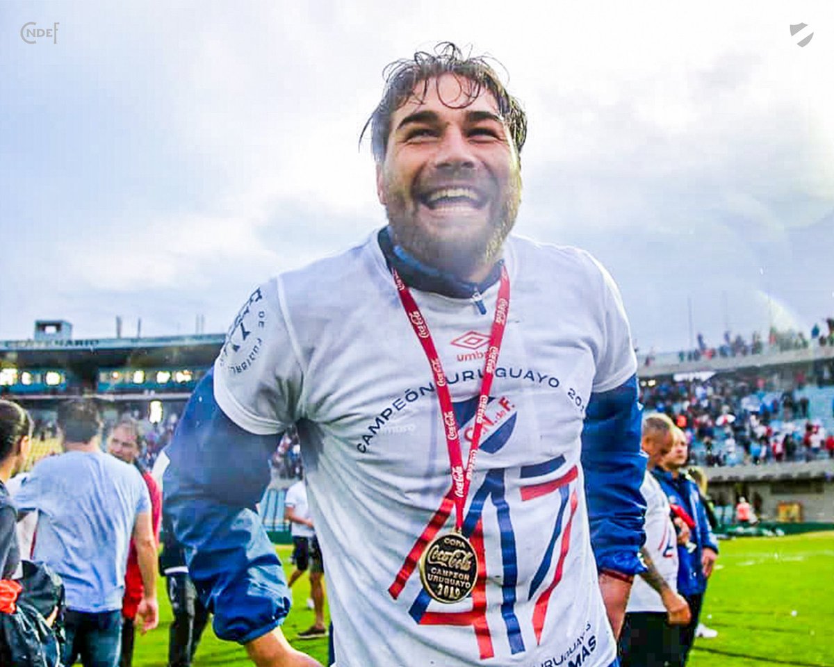 Primer título (Clausura) del Rafa y ante Peñarol, de atrás.

Felicitaciones 👏🏻👏🏻