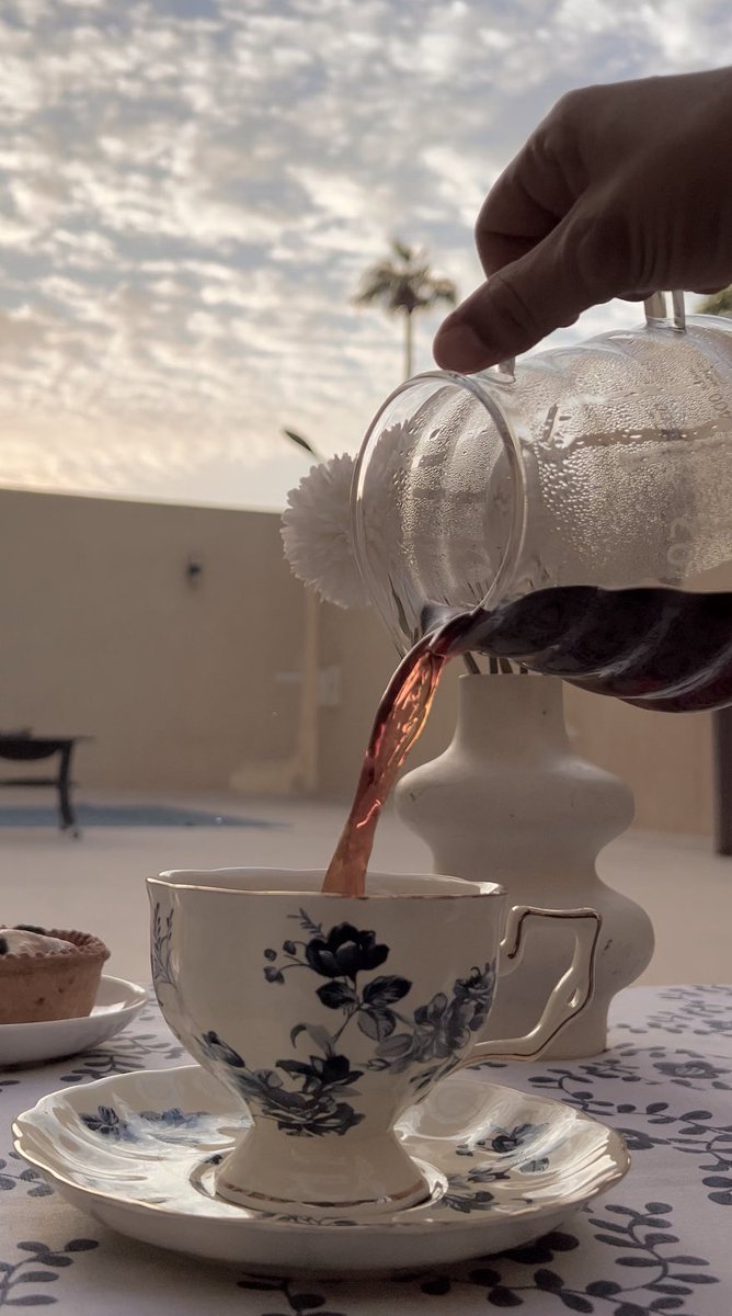 القهوة وسيلة حُب دائمه..