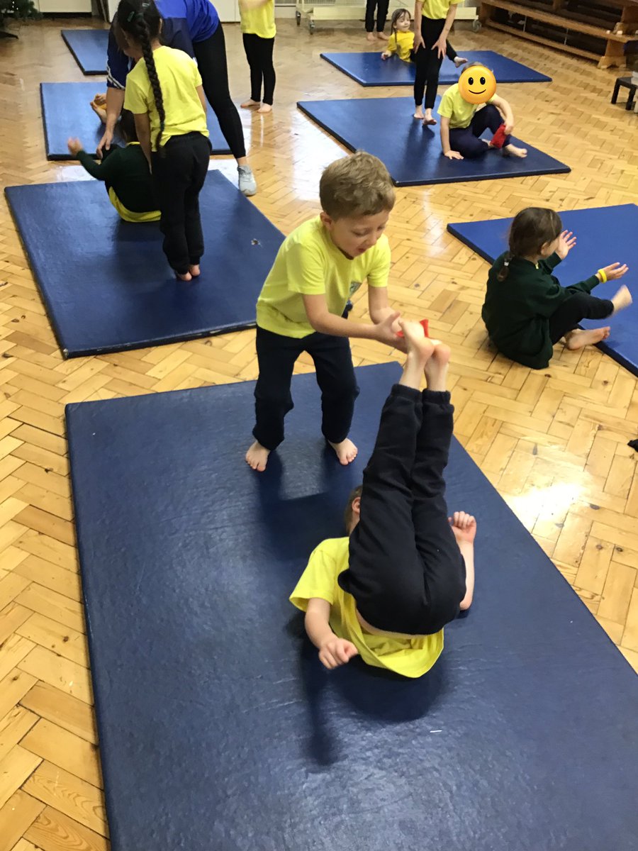 DGprimaryschool's tweet photo. Year 1 have practicing rocking and rolling in PE. https://t.co/SiSRDyYbX9