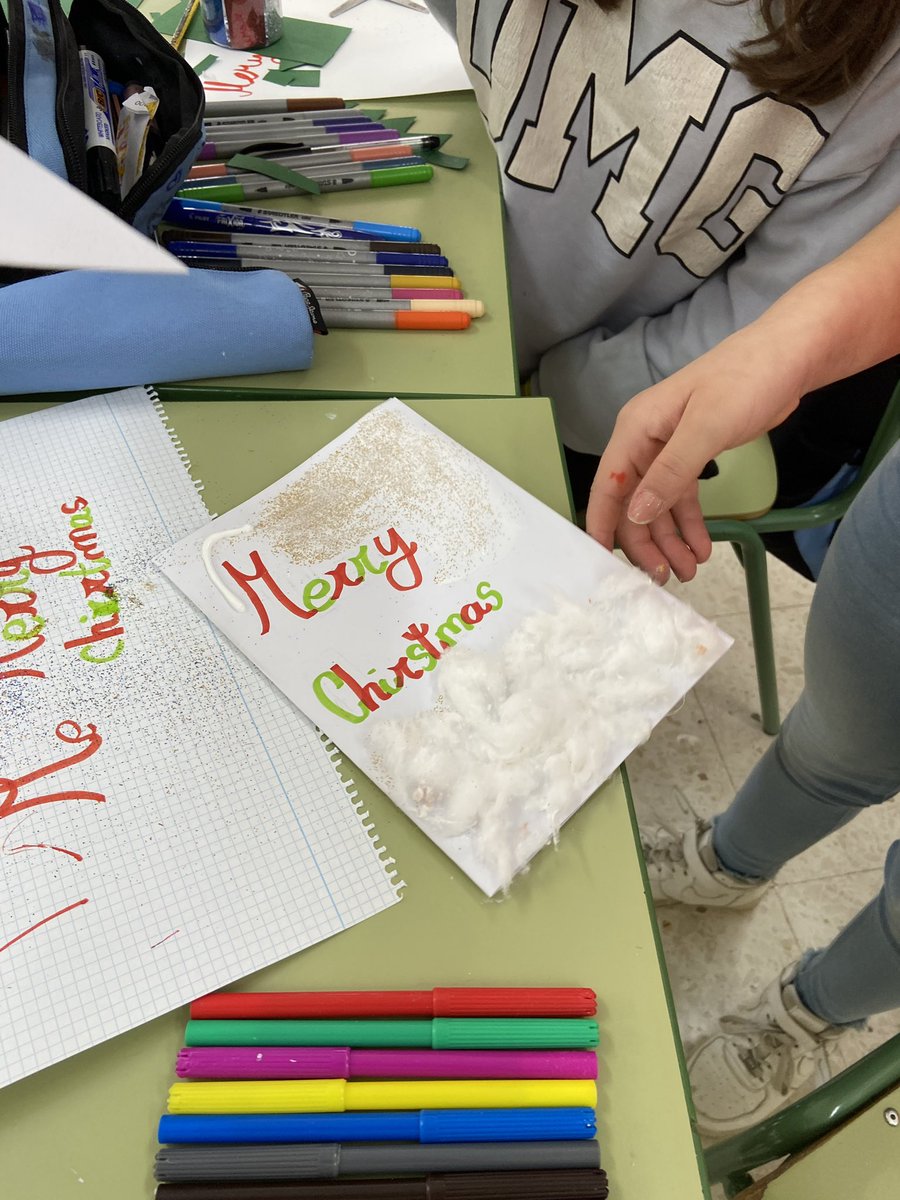 mcarmenmm's tweet photo. Working hard @CPEIBasBellvis in our Xmas cards for our mates from Greece #MythHunters #eTwinning @eTwinnico @ProgramasRM https://t.co/Ykly577Zyt