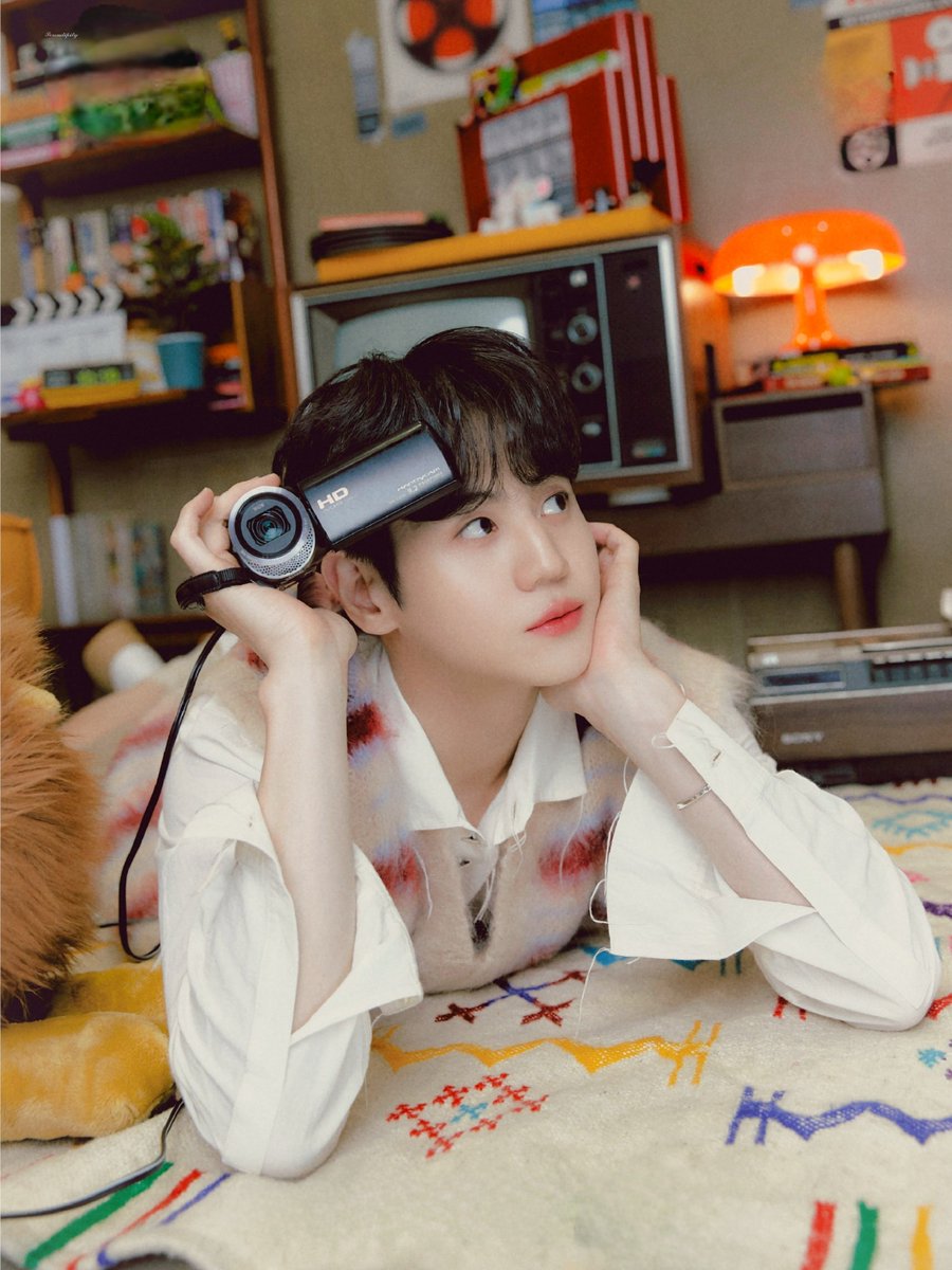 highlight_And's tweet photo. 하이라이트 2024 SEASON'S GREETINGS CONCEPT PHOTO - FILM CLUB Ver. 보정 (11 Pics)

🩶https://t.co/6AiP75Zfui

#하이라이트 #HIGHLIGHT #윤두준 #DUJUN
#양요섭 #YOSEOP #이기광 #GIKWANG #손동운 #DONGWOON https://t.co/t4jLnyvVFF