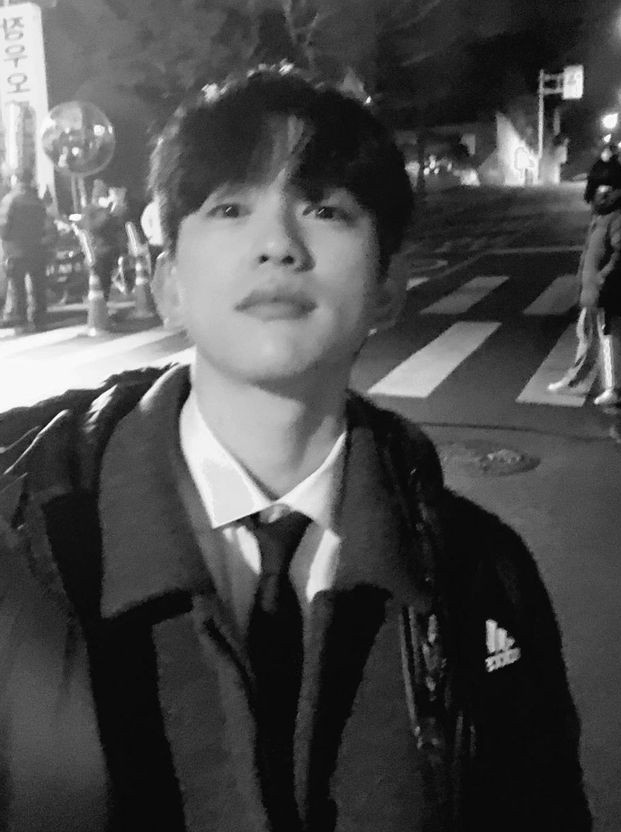 ً (@jinyounglook) on Twitter photo 