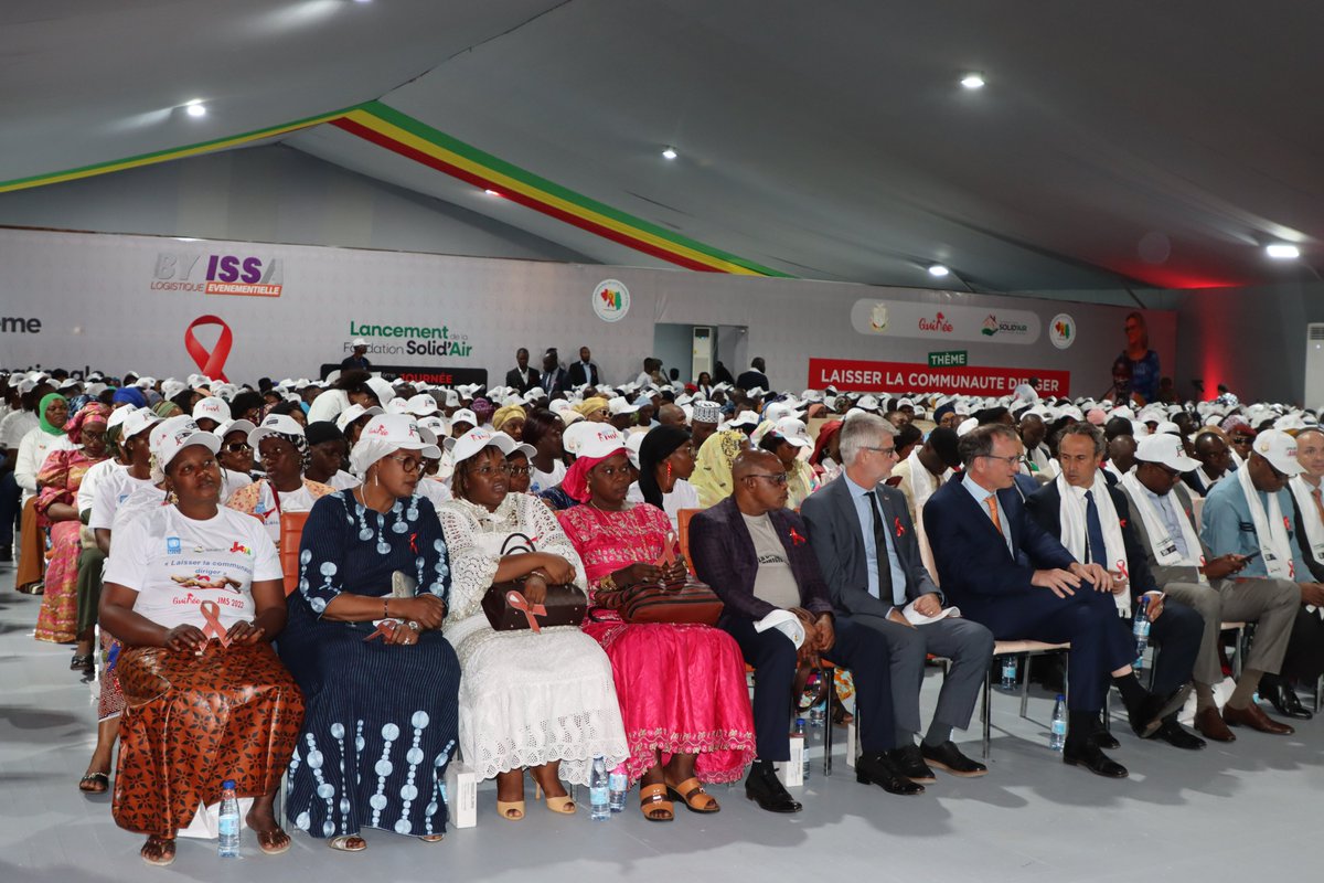 <a href="/planguinee/">Plan International Guinée</a> et ses partenaires s'unissent aux côtés du gouvernement pour soutenir les personnes vivant avec le VIH et affectées par le virus. l'organisation interpelle les acteurs à  garantir un accès rapide aux services essentiels de lutte contre le VIH.