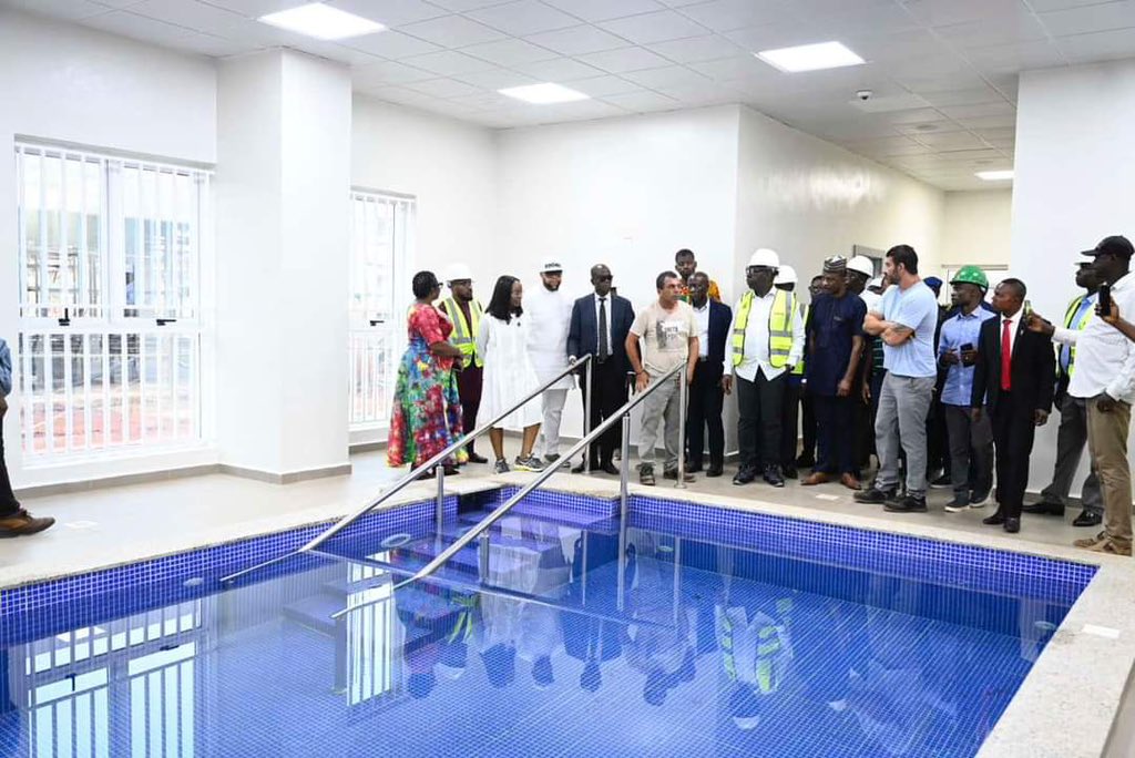 OfficialPDPNig's tweet photo. Stella Obasanjo Hospital to Become Medical Hub, House World-Class Health Facilities – @GovernorObaseki 

…expresses satisfaction over quality of work done so far

inspects Benin City Mall, Observer Newspaper

Nosakhare Agbonigiarhuoyi

Edo State Governor, Mr. Godwin Obaseki, has said that upon completion, the Stella Obasanjo Hospital which is currently undergoing major expansion and rehabilitation works, will house world-class medical equipment.

He made this remark on Wednesday 29 November 2023, after an inspection tour of the facility, expressing satisfaction over the quality of work done so far.

Addressing the press, the Governor noted that the hospital complex has been expanded and redesigned to become a medical hub, housing both medical and administrative facilities.

Obaseki said: “As you are aware, we are trying to finish strong. So, the two key areas of intervention, which are education and health, are the areas we are currently honing.

“We have done all the reforms in terms of processes, procedures, and technology. Now we are trying to finish with the infrastructure, particularly the governance infrastructure. Just as you will see with the education hub, this is going to be the health hub. So, it is going to be a combination of hospital and administration facilities.”

“The last time we were here, the Out-Patient Department (OPD) was not complete. You can see now, the furniture and equipment are in, and hopefully, installation and commissioning of the equipment will commence before the end of the year.

“The In-Patient Department (IPD) is going to have facilities for diagnostics, laboratories, and over 200 beds, which is bigger than any hotel in Benin today. It is going to be a modern hospital fitted with all the facilities, with gas pipes into each room, high end technology equipment for treating a whole wide range of diseases and conditions, and all the things that you find in any hospital anywhere in the world.”

The Governor noted that one of the reasons the Central Hospital was moved from its previous location was to site it in a more befitting terrain with adequate land expanse and facilities.

Obaseki further said that he was at the site to motivate the contractors so they can accelerate the ongoing expansion and rehabilitation works, so that the hospital can be ready for use by May 2024 as promised.

He also visited the revamped Nigerian Observer Newspaper to inspect the facility and the sophisticated equipment newly purchased for use at the media house. He was also at the Benin City Mall, which is near completion and ready to commence operation.