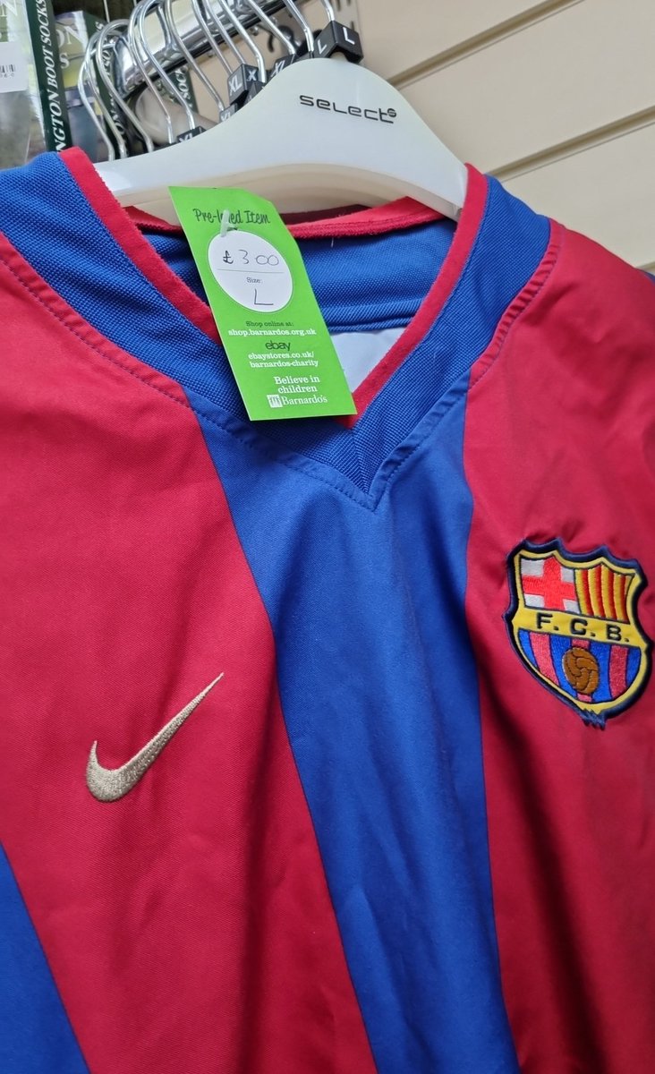 🔹️Group M Result 📝 With an overwhelming vote of 82% congratulations @2phoneCCV & @footiereclaim sneaking in with 8% sees two more Barcelona shirts through 🙌 #CharityShopFindoftheYear2023