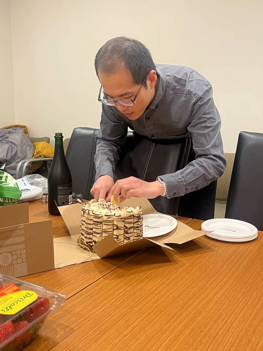 Congratulations to my brother <a href="/ZepengMu/">Zepeng (Phoenix) Mu</a> on defending his PhD 🥳🥳🥳 Next stop: Boston!