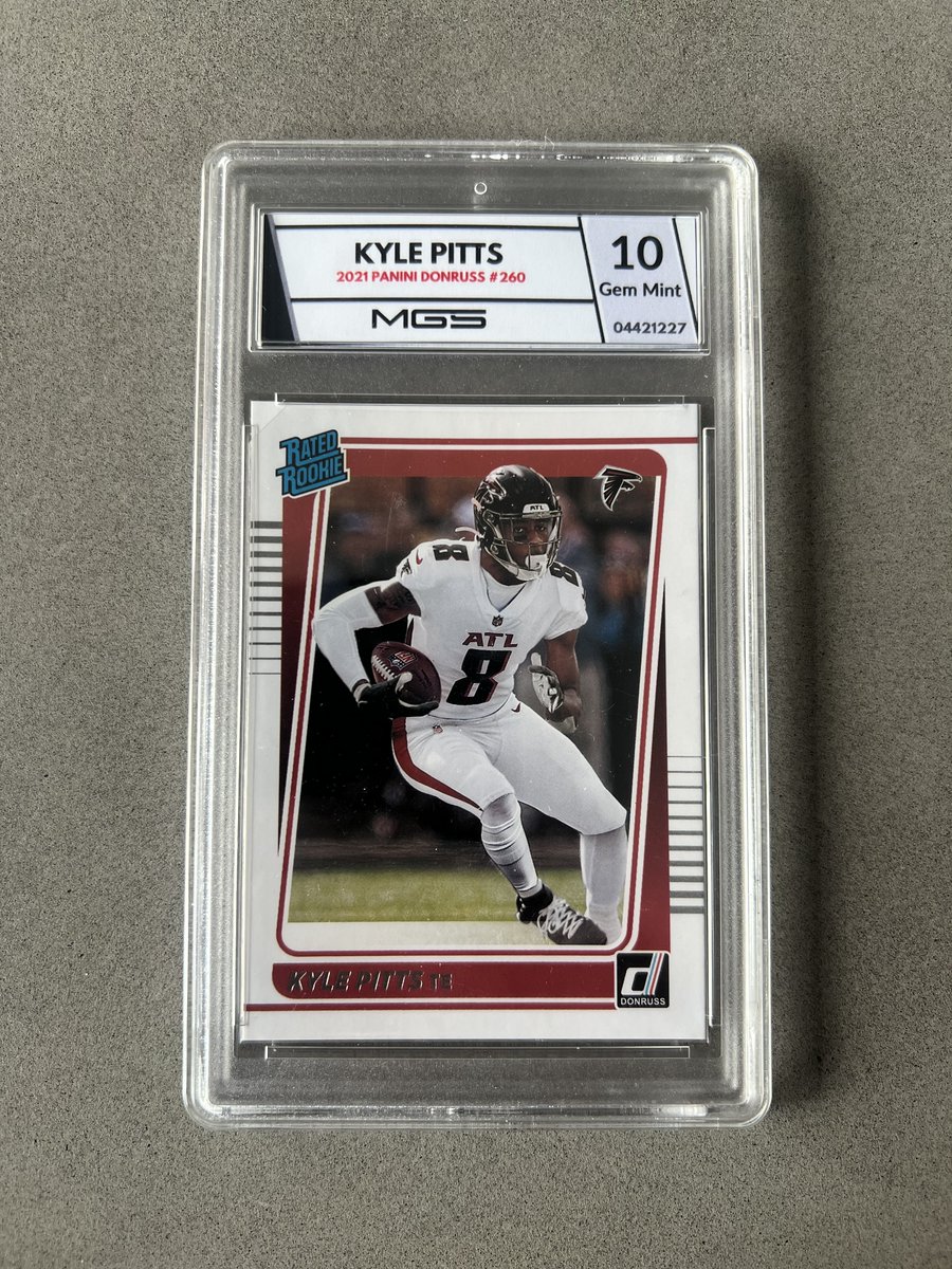 DynastyDecks's tweet image. 🚨 GIVEAWAY: If we’re lucky enough to see Kyle Pitts score a second touchdown this season, you can win this card❗️

🤩 Winner chosen if/when he scores

🤩 Graded 10/Mint by MGS

🤩 Follow + Repost to enter