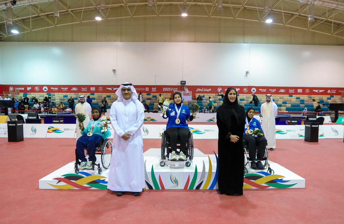 🏅| تتويــج

توجّت صاحبة السمو الملكي الأميرة @dnalsaud نائب مدير #دورة_الألعاب
_السعودية بطلات كرة الطاولة البارالمبية 🤩👏🏼
بحضور رئيس <a href="/sttf_ksa/">الاتحاد السعودي لكرة الطاولة</a> د. عبدالله البــار 👏🏼

 #بيننا_أبطال