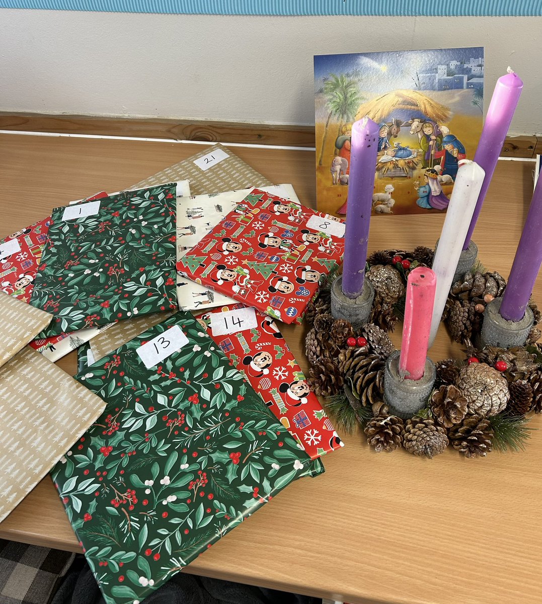 P1/2 are enjoying a Christmas story every day of Advent. @scottishbktrust  #readingschool @LiteracyPKC1