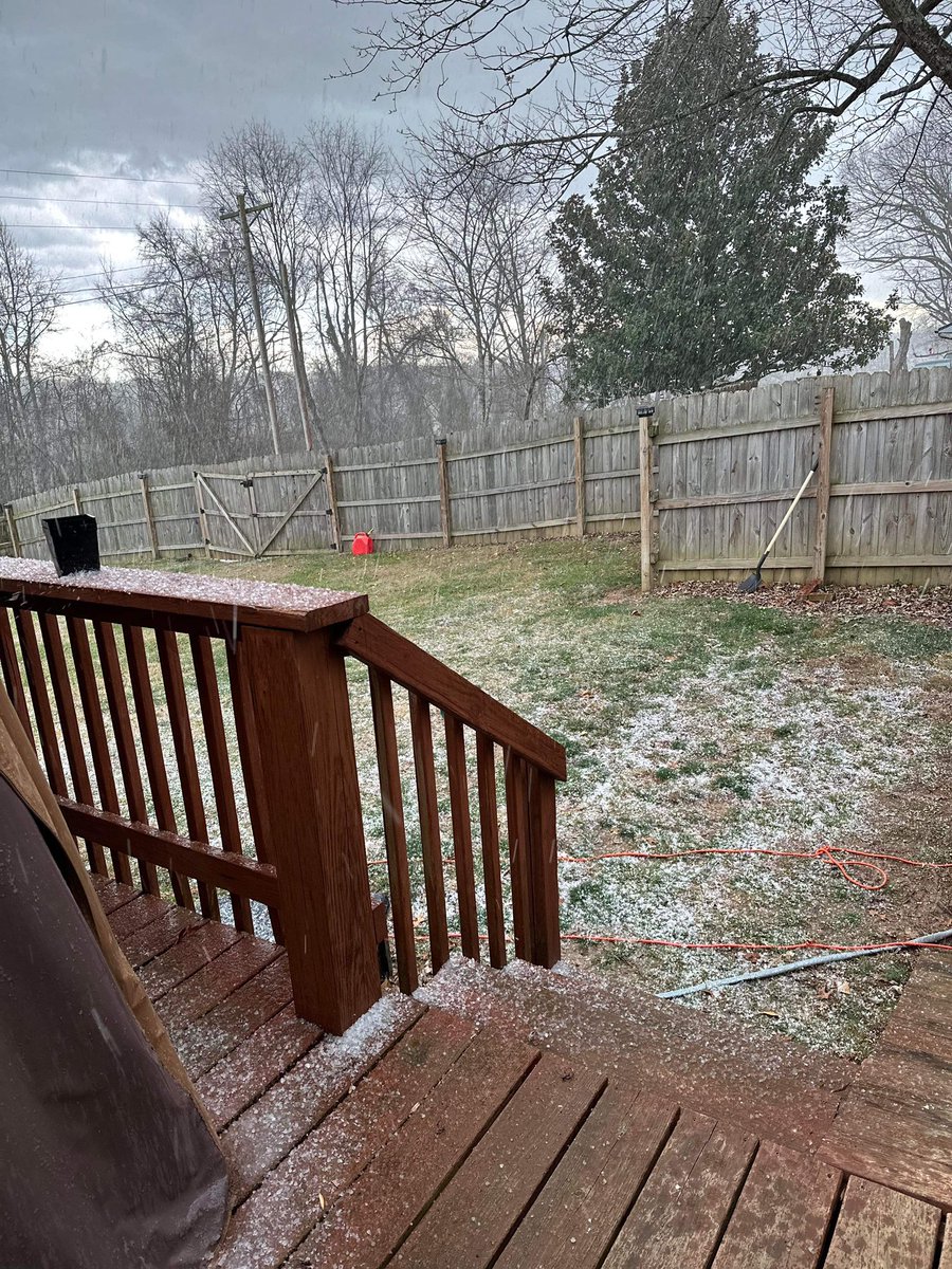 2:45 PM 12/3/2023: We are receiving reports of small hail or sleet falling in Claiborne County this afternoon.
Conditions just right for the small ice pellets to form and stay frozen all the way to the surface.
Thanks for the photo, Christopher Hager!