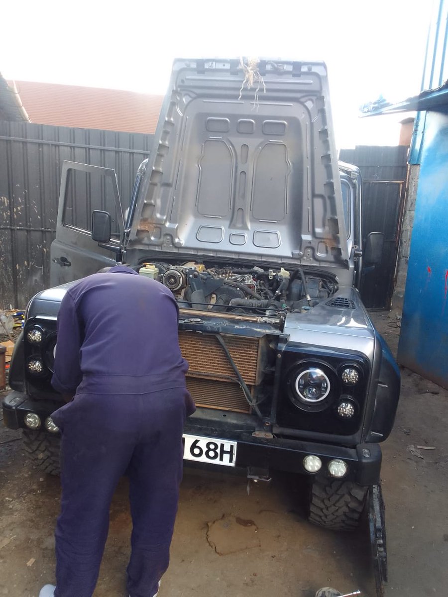 KaleNeyole's tweet photo. Landrover defender puma conversion from manual to power windows successful today. https://t.co/KmylG7E4J1