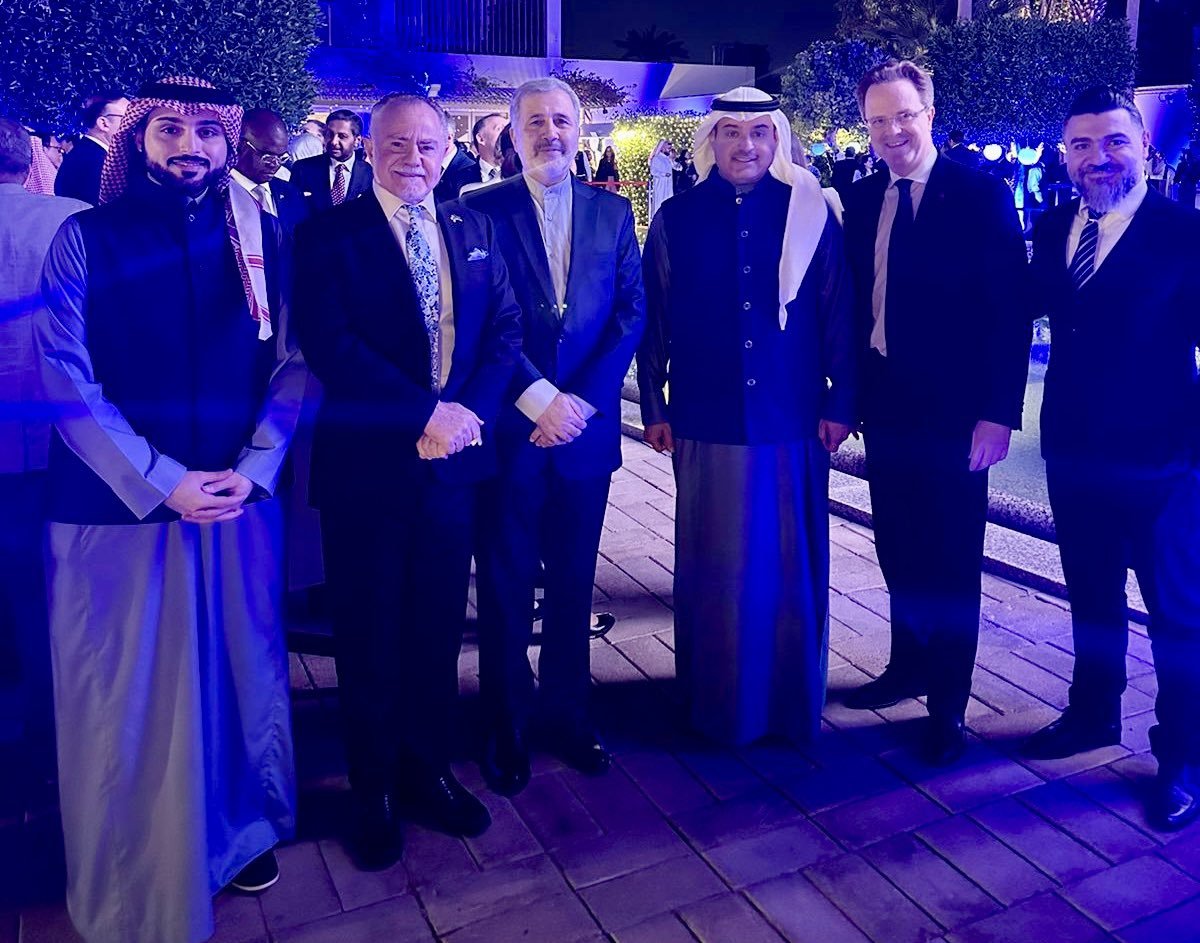 AlhokairHolding's tweet photo. السيد/ماجد الحكير القنصل الفخري للدنمارك ونجله السيد سطام بن ماجد يشاركان في حفل استقلال جمهورية فنلندا 🇫🇮 🇸🇦 بمقر السفارة.
#Finland 
@AnuEerika 
#الحكير https://t.co/K82fSqcEWI