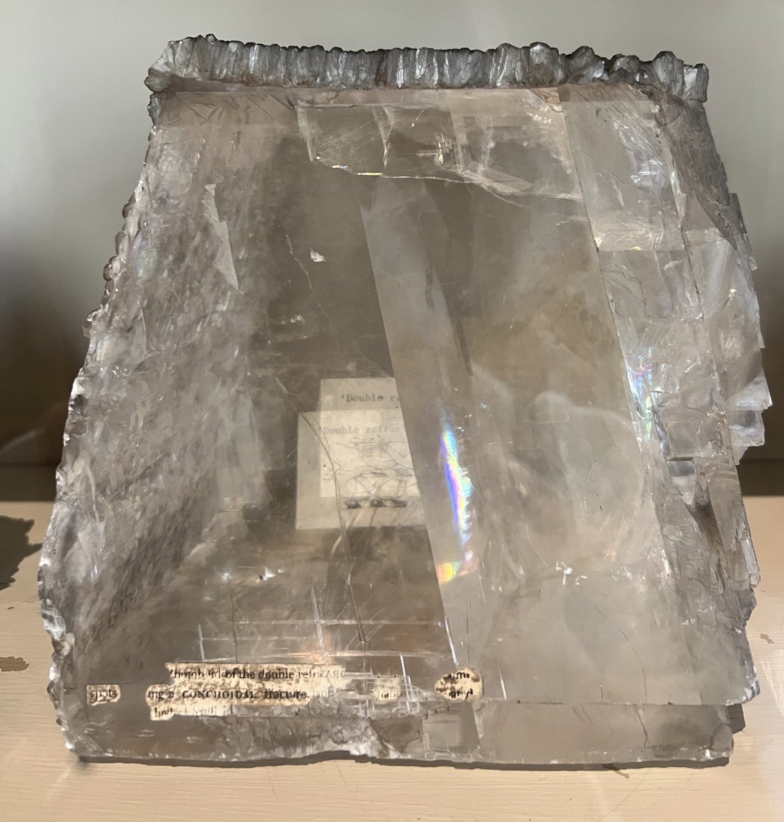 ksiazkiewicz_a's tweet photo. A cabinet full of rocks… and this! #DoubleRefraction #Chatsworth https://t.co/xRuxA1aahH