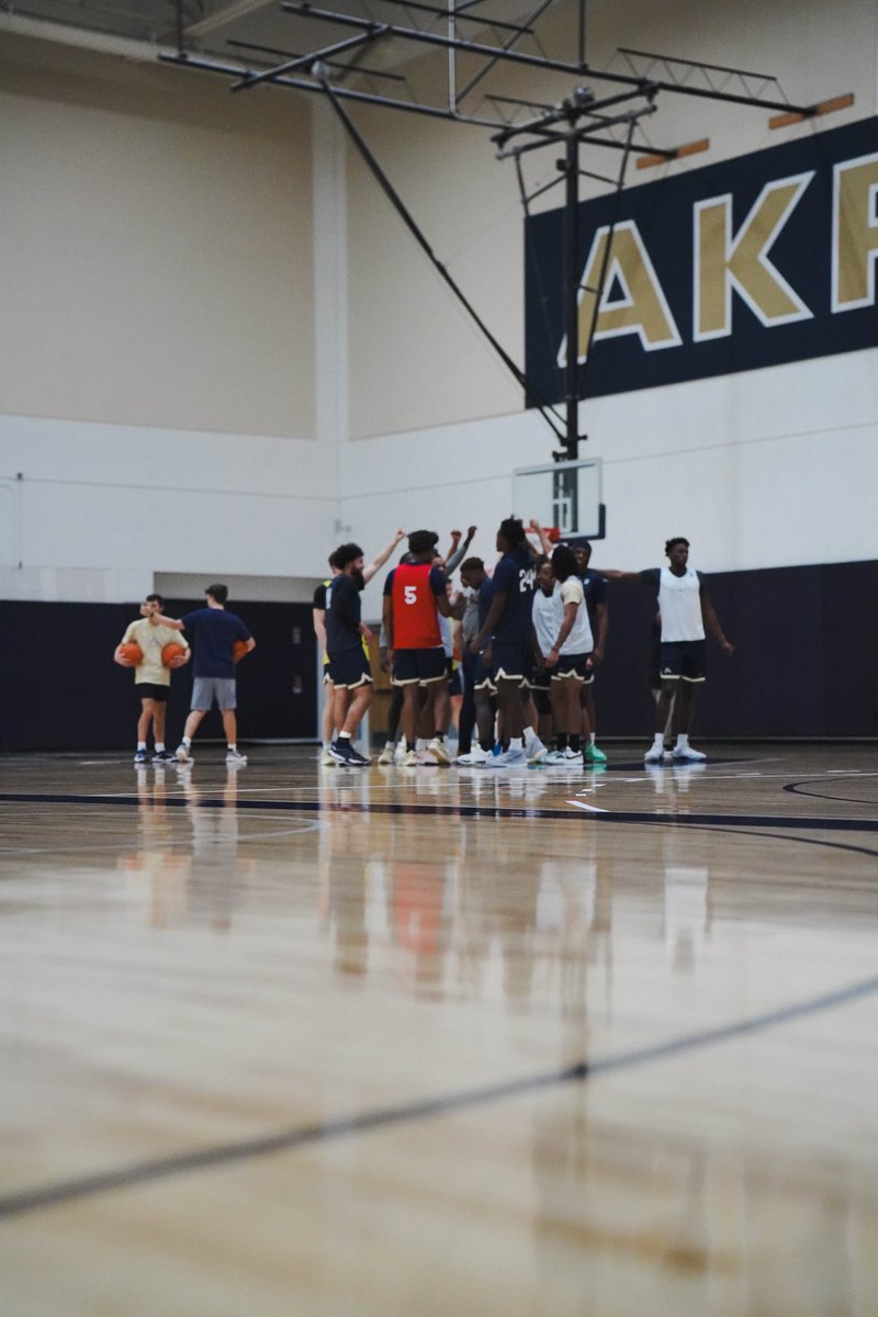 First day in the new practice facility 😁🔥

#GoZips🦘