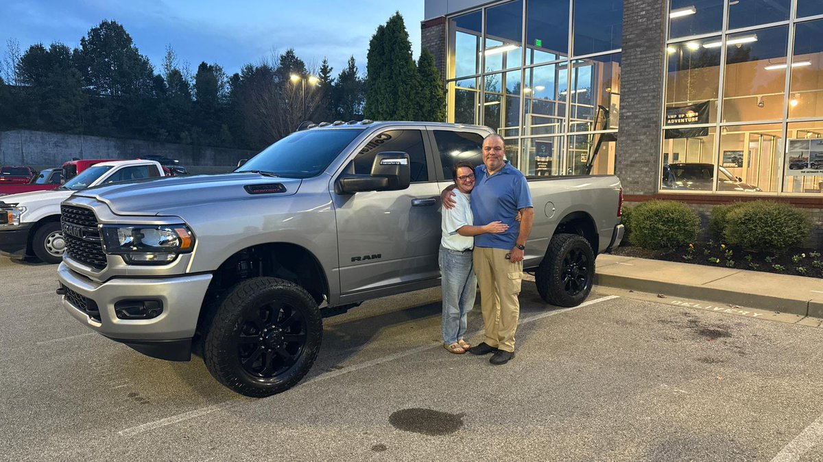 colliervillemtr's tweet photo. Mr. and Mrs. Miller, welcome to the Collierville CDJR family with your 2023 Ram 2500 Big Horn – ready for any heavy-duty task! https://t.co/bNWIvYaYUT