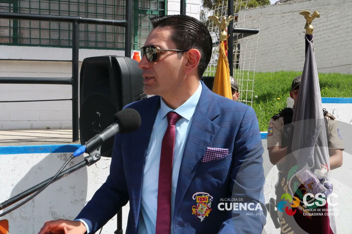 CSC_CUENCA's tweet photo. #AmorPorCuenca ❤️💛

El Director Ejecutivo del #CSC_CUENCA, Ing. @cuevavpablo fue parte del programa que realizaron la Policía Nacional del Ecuador en conjunto con los vecinos del barrio Cdla. Huayna Cápac.

@czamoramatute https://t.co/HruoZe4TlZ