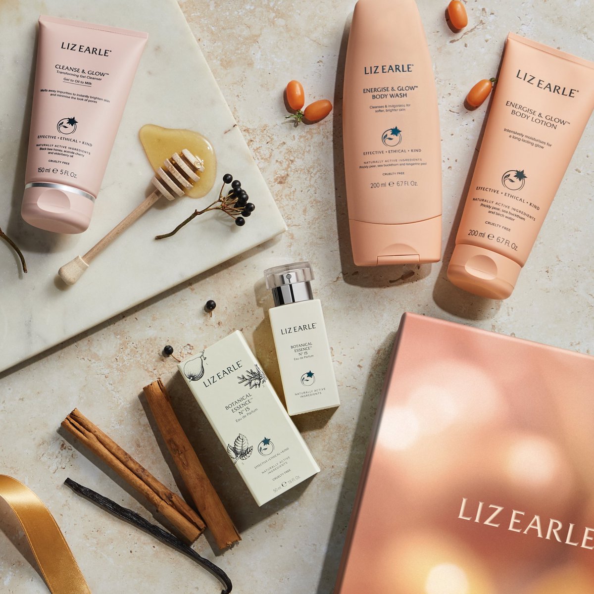 🔆 TSV chats on social, this week: join Sarah & me tonight for our @lizearle Insta at 20.30 (we’re #lizearlebeautyco there) & join @AliYoungBeauty & Sarah for a Facebook Live @qvcuk Thursday 5pm, during our TSV day 🔆